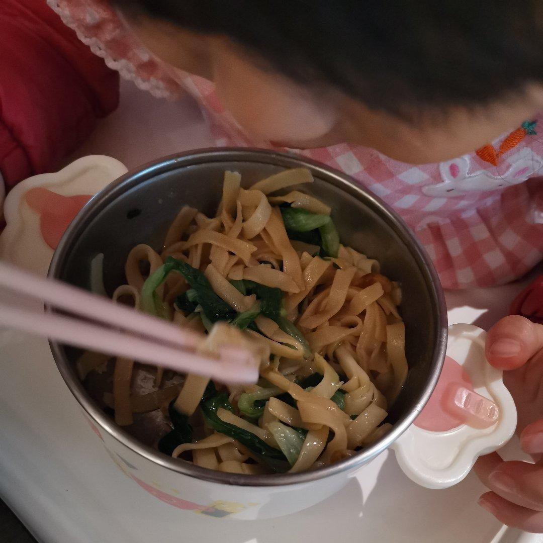 孩子点名要吃的葱油拌面