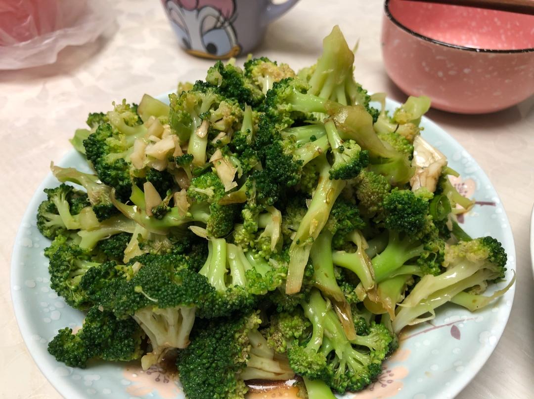 凉拌西兰花-辣的