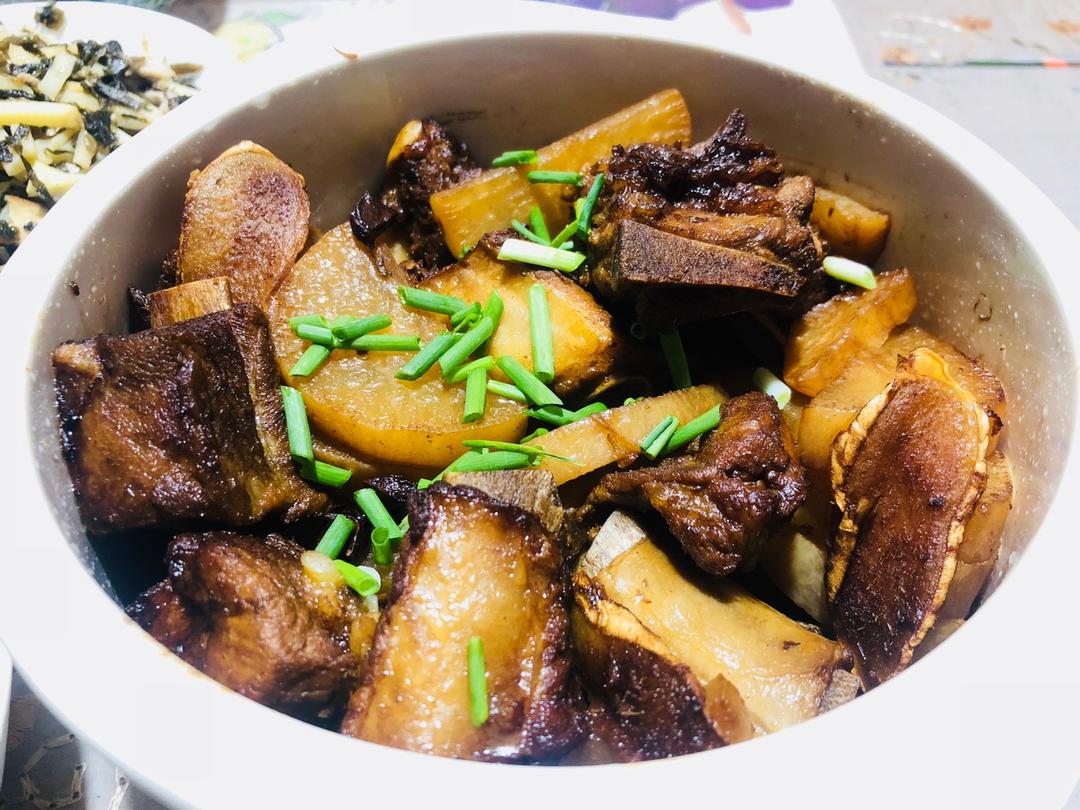 家常萝卜烧排骨