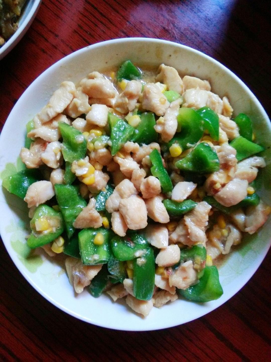 玉米炒鸡丁