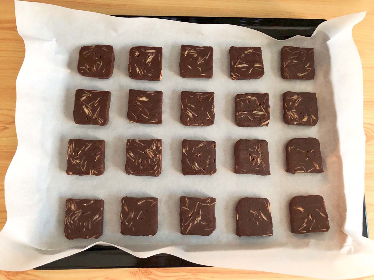 巧克力控必做👉一口酥脆的杏仁巧克力曲奇🍪的做法 步骤12
