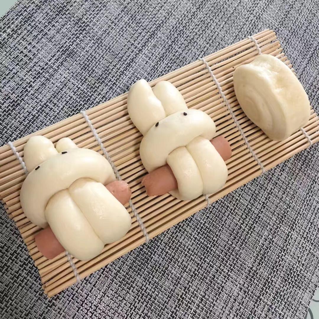可爱的彩色兔子馒头