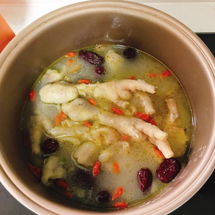 花胶鸡爪汤