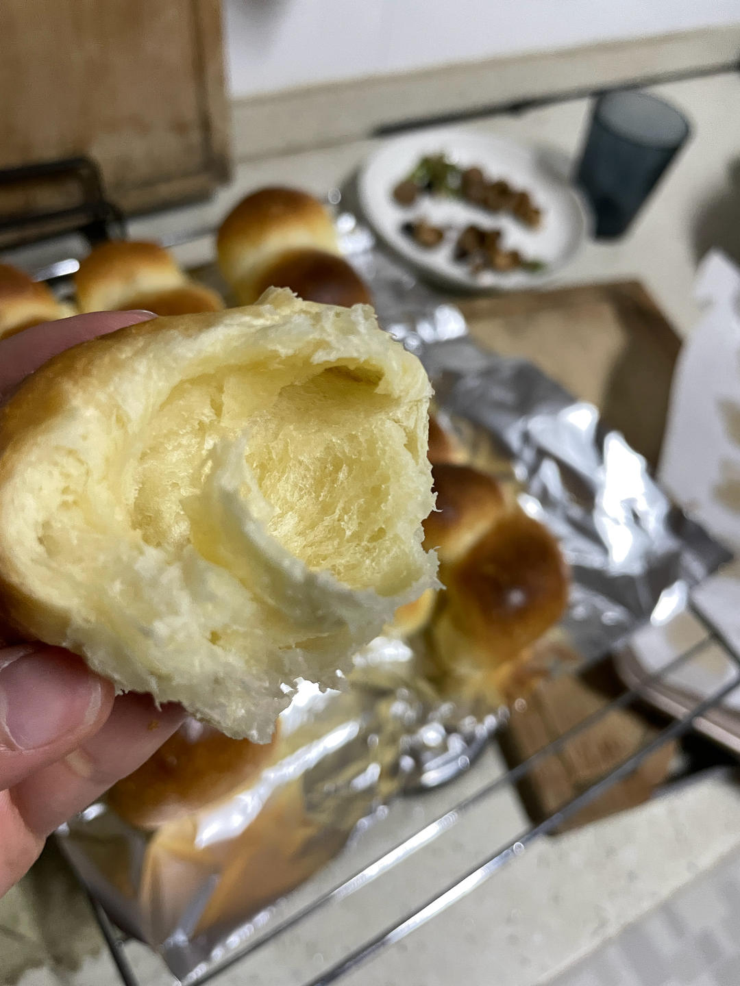 超软淡奶油小面包（餐包），一次发酵柔软拉丝，消耗淡奶油，持久柔软隔天不变硬