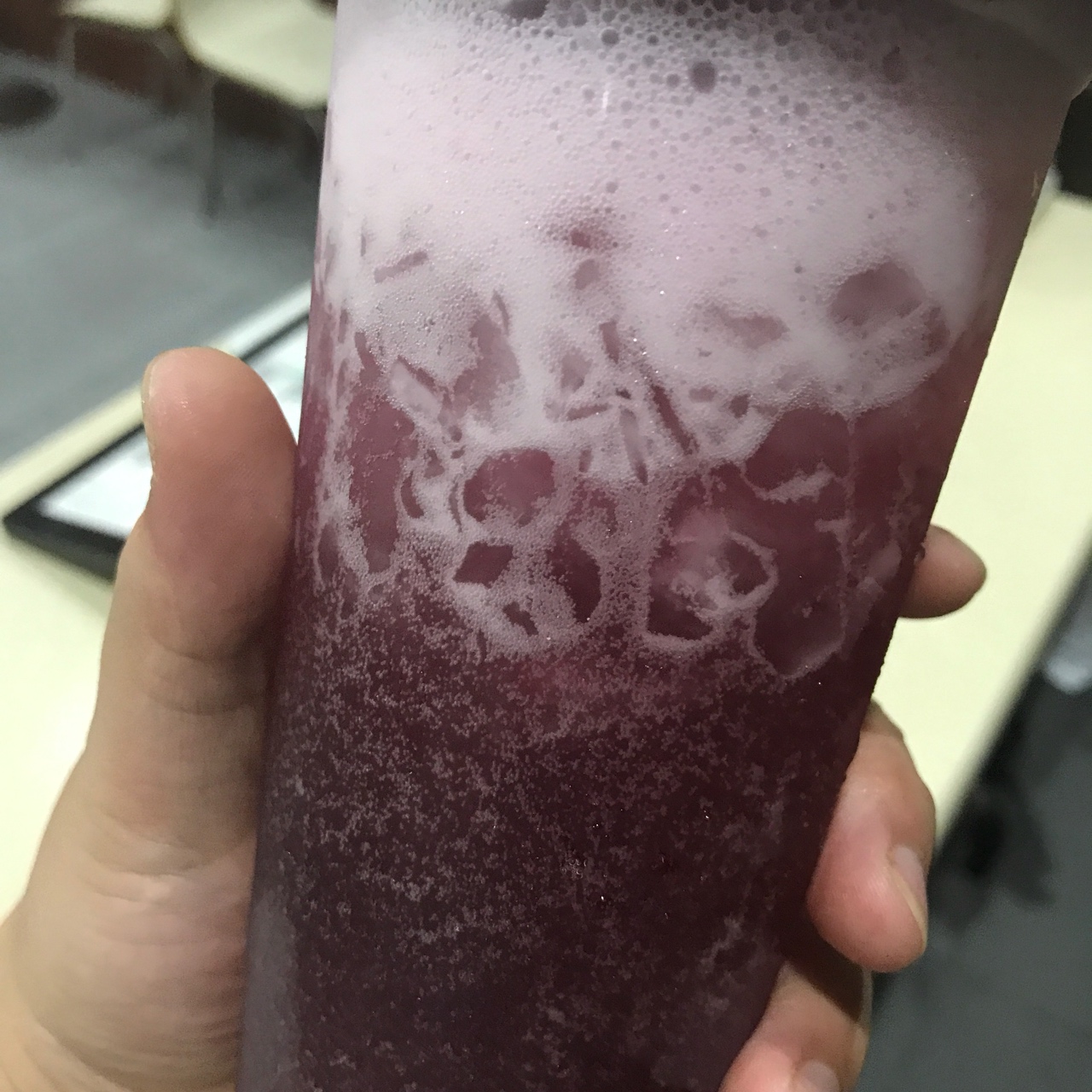 夏日冰饮——蓝莓气泡水