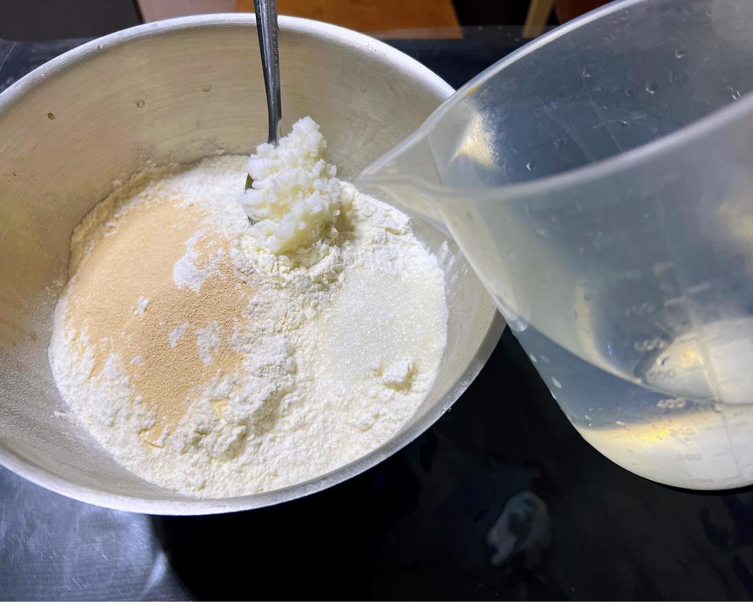 纯奶手撕吐司的做法 步骤1