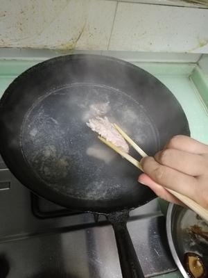 白菜干花菇陈肾汤的做法 步骤3