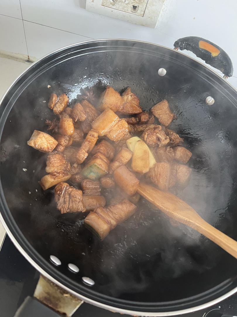 不焯水不放油的家常红烧肉