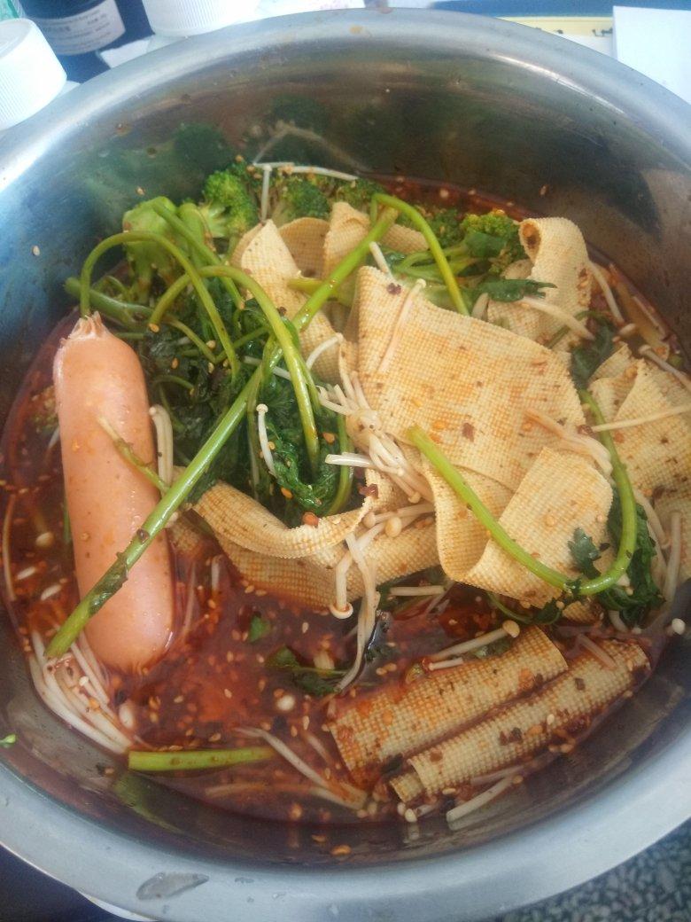 不吃路边摊，不放添加剂，自己在家就能做超好吃的串串香（红油钵钵鸡）