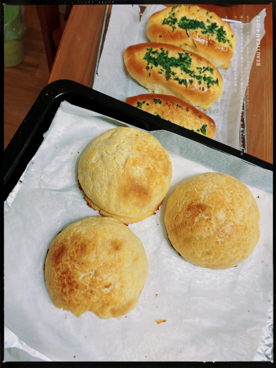 好吃到炸裂的港式菠萝包（附带制作酥皮的小视频）
