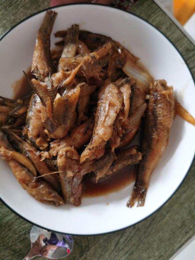 超简单红烧小杂鱼（野生小鲫鱼）