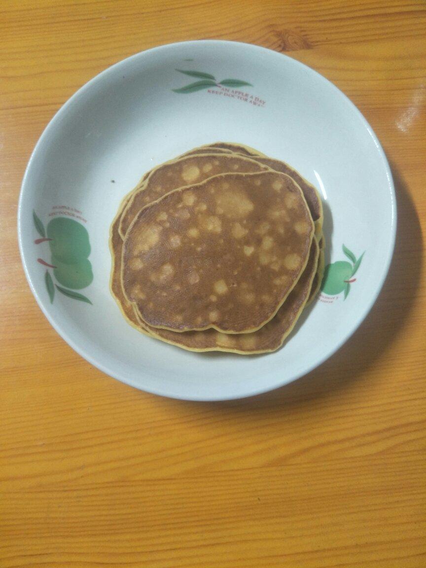 【减脂早餐】无油香蕉松饼（超简单）