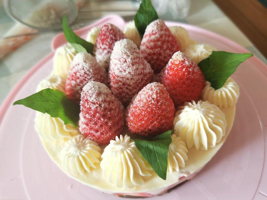 超简单的草莓芝士蛋糕