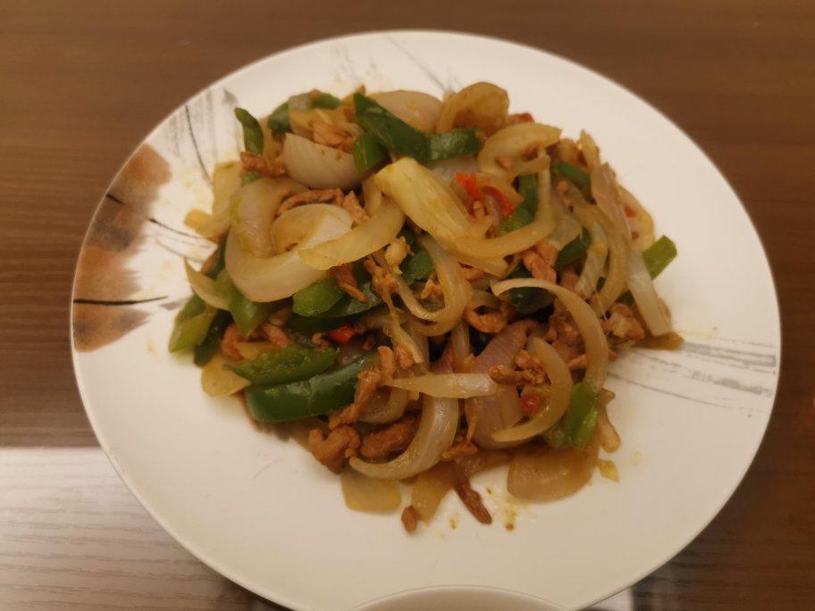 洋葱青椒炒肉