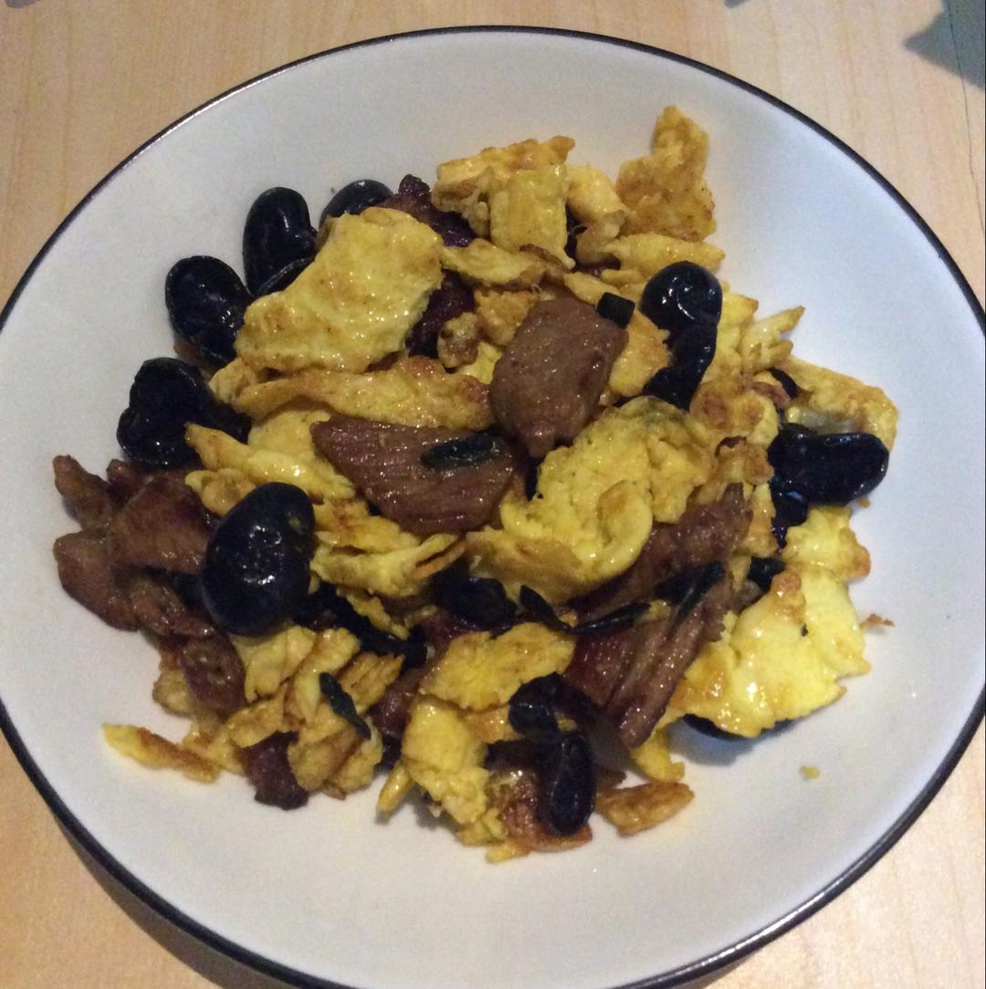 木耳炒鸡蛋 Wood ear Mushrooms with Egg