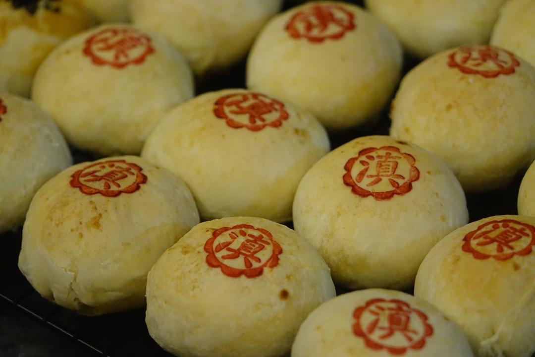 白酥皮云腿月饼