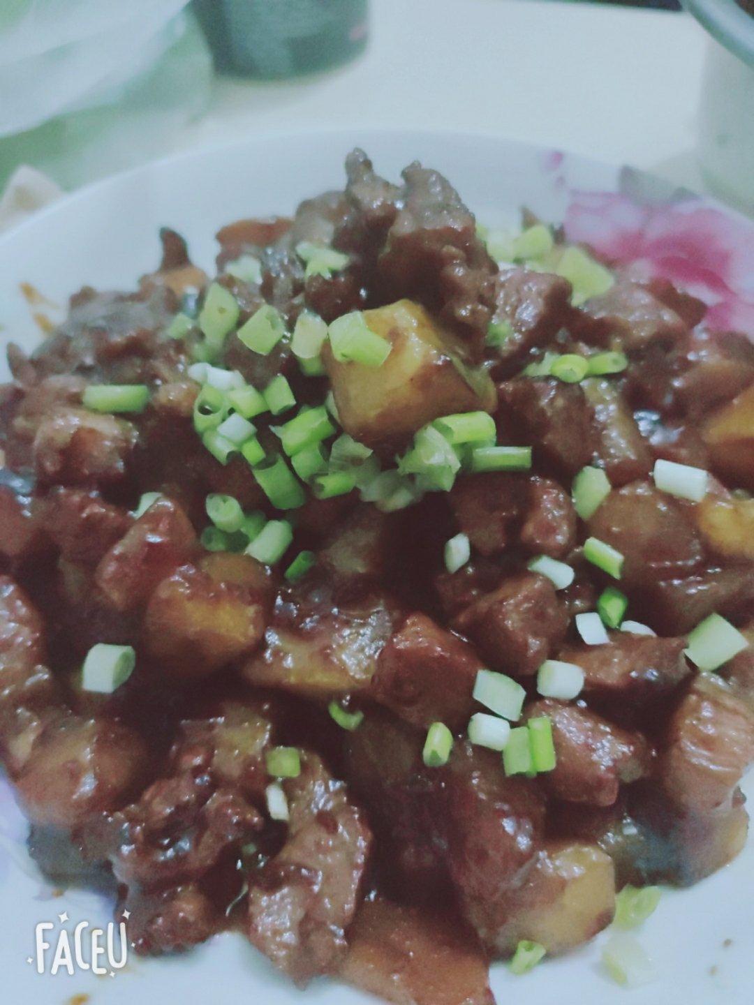 红烧肉炖土豆