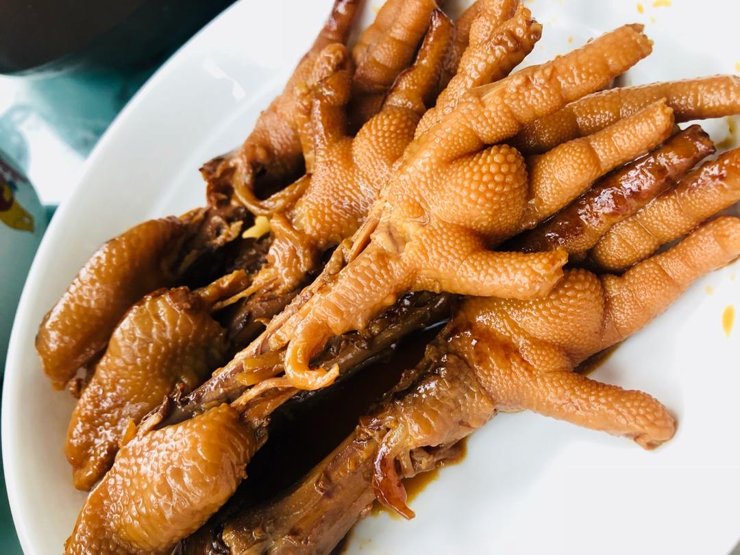 入口即化的黄豆焖鸡爪