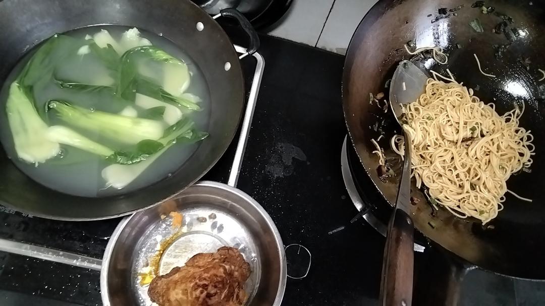 10分钟搞定的一碗葱油拌面