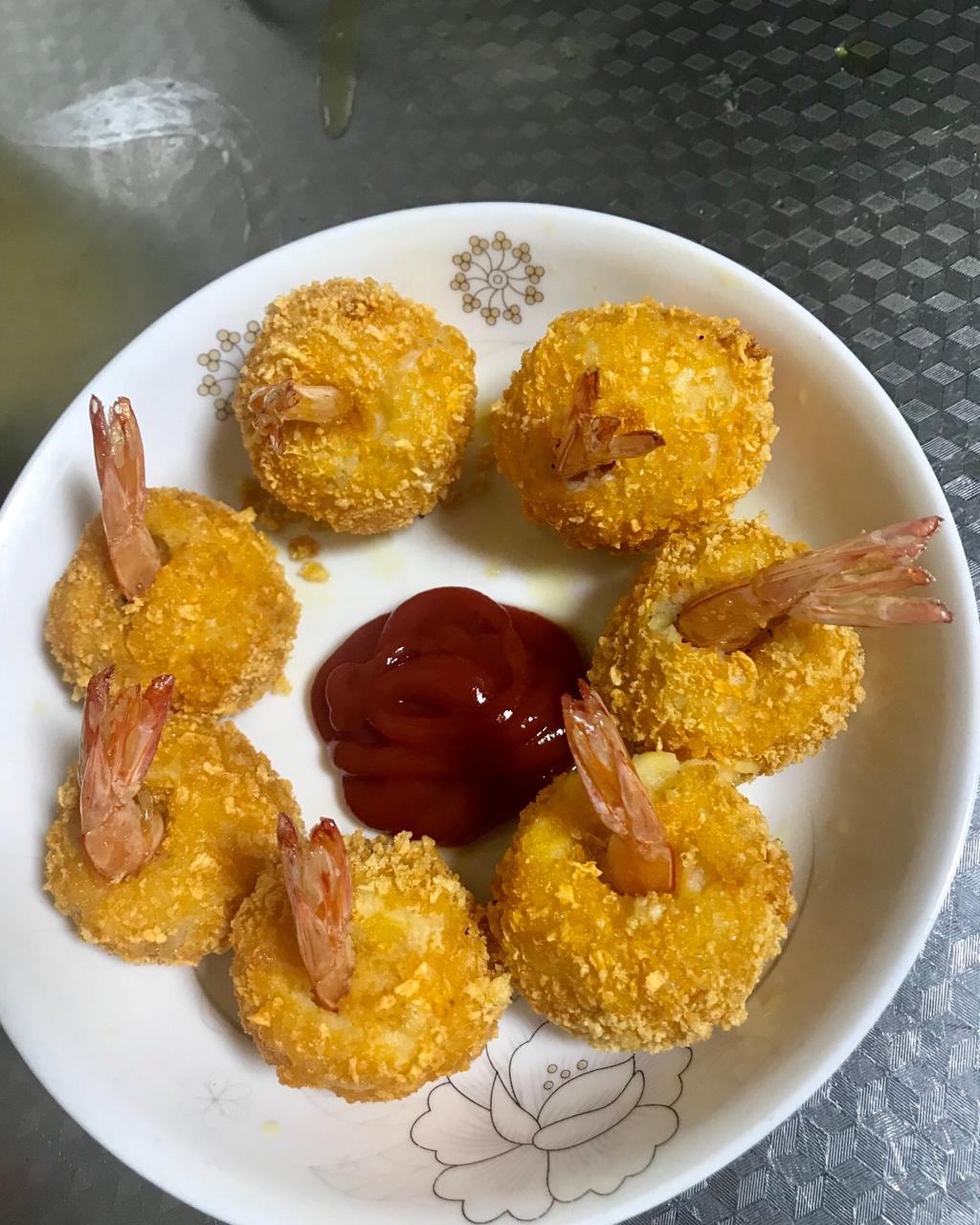 西西mama做的土豆泥凤尾虾球