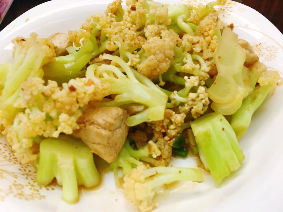木耳鸡胸肉炒菜花