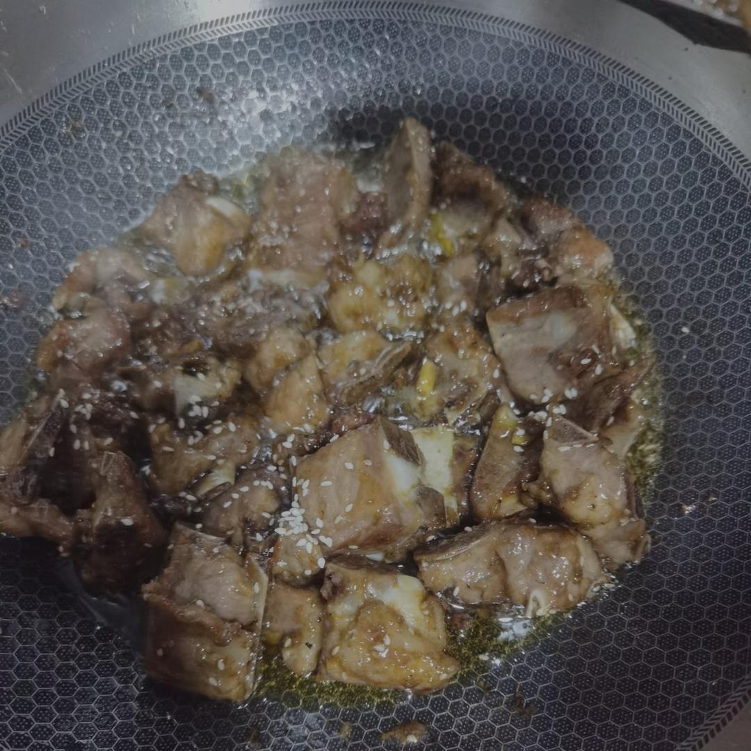 厨师长教你：“糖醋排骨”的传统做法，口感丰富细腻