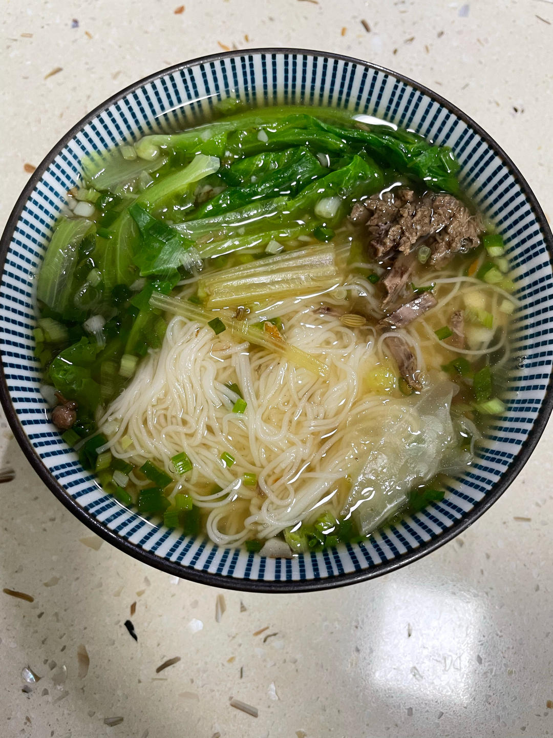 健脾胃食谱：牛肉汤山药龙须面