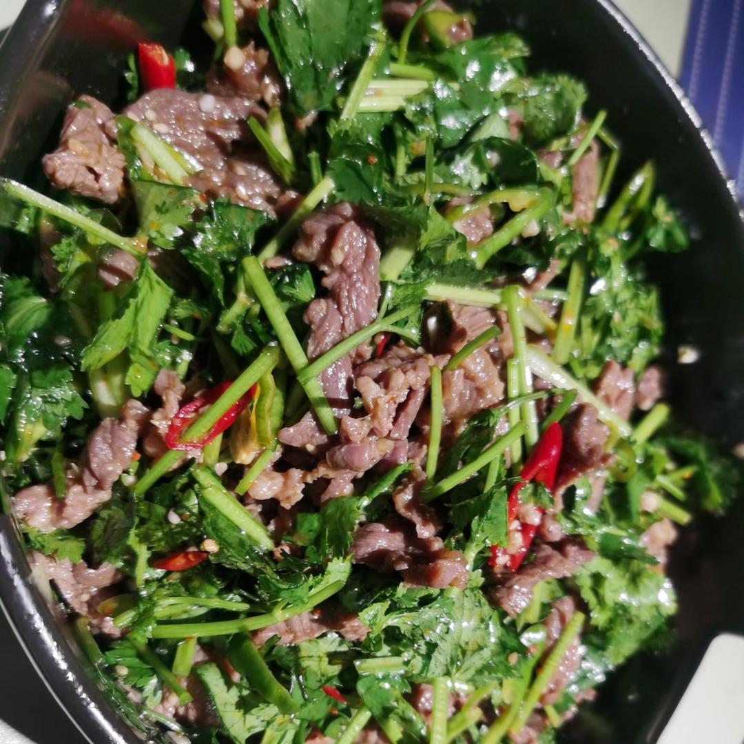 无油低卡的香菜牛肉，夏天减肥就要吃凉拌牛肉