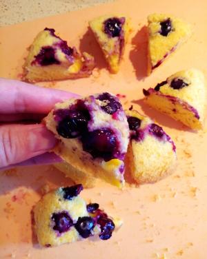 宝宝蓝莓蛋黄蛋糕的做法 步骤7