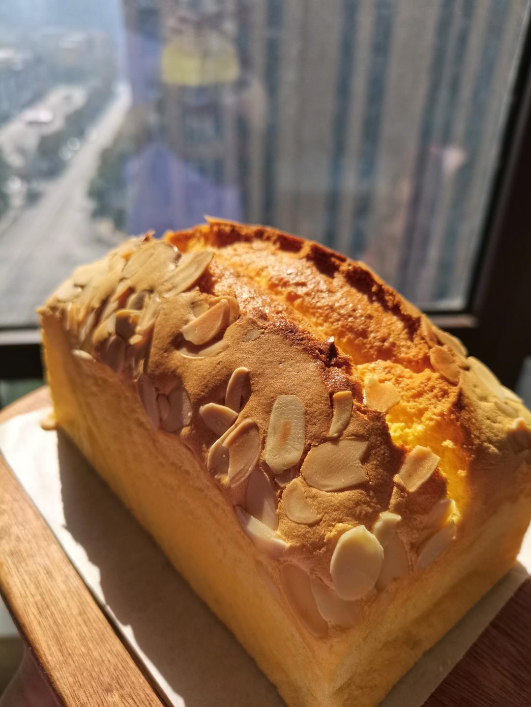 蛋糕店超🔥的金枕蛋糕｜口感绵密🍰松松软软