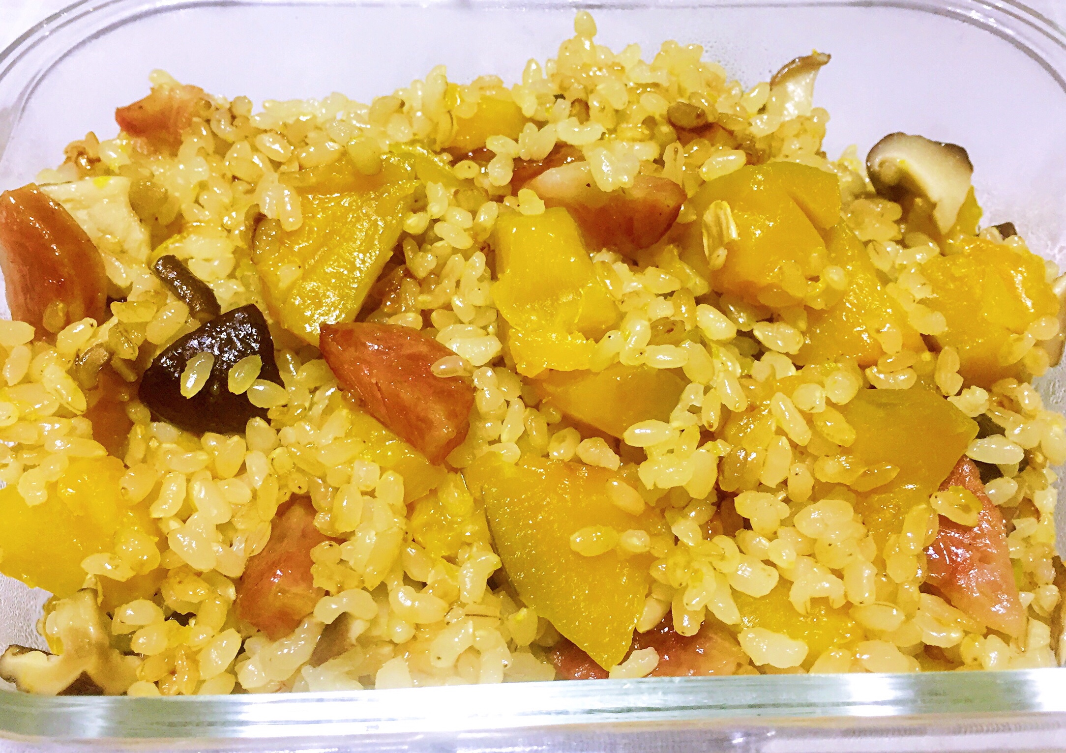 南瓜腊肉糙米焖饭的做法