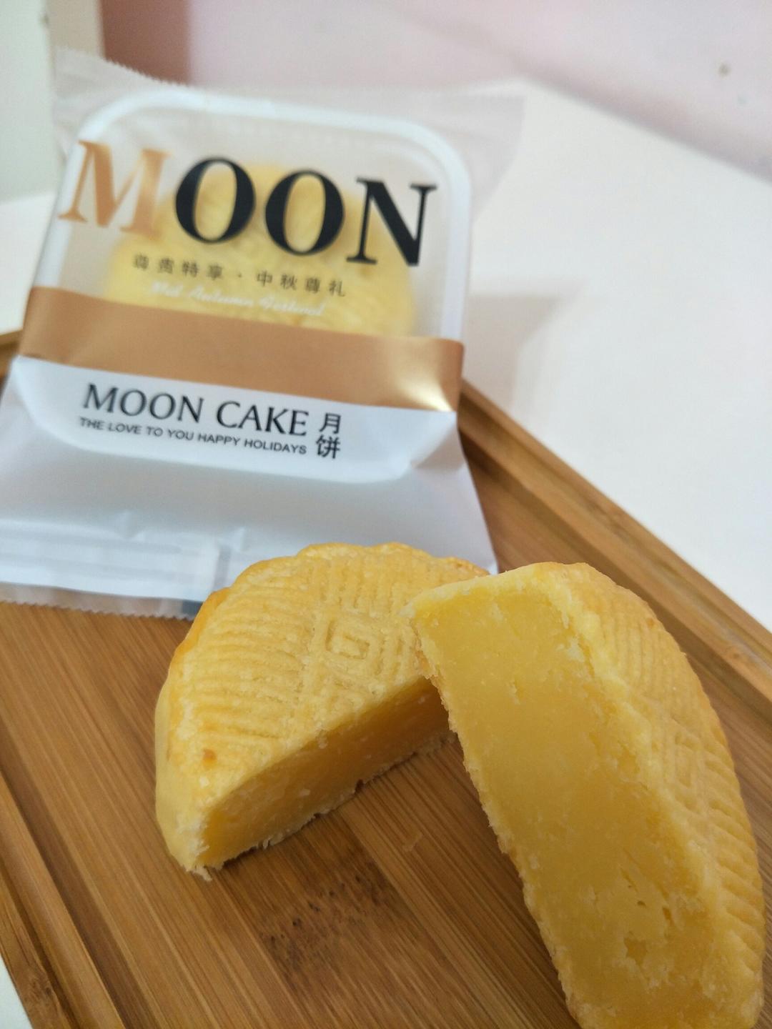 半岛酒店奶黄月饼——号称月饼界的劳斯莱斯
