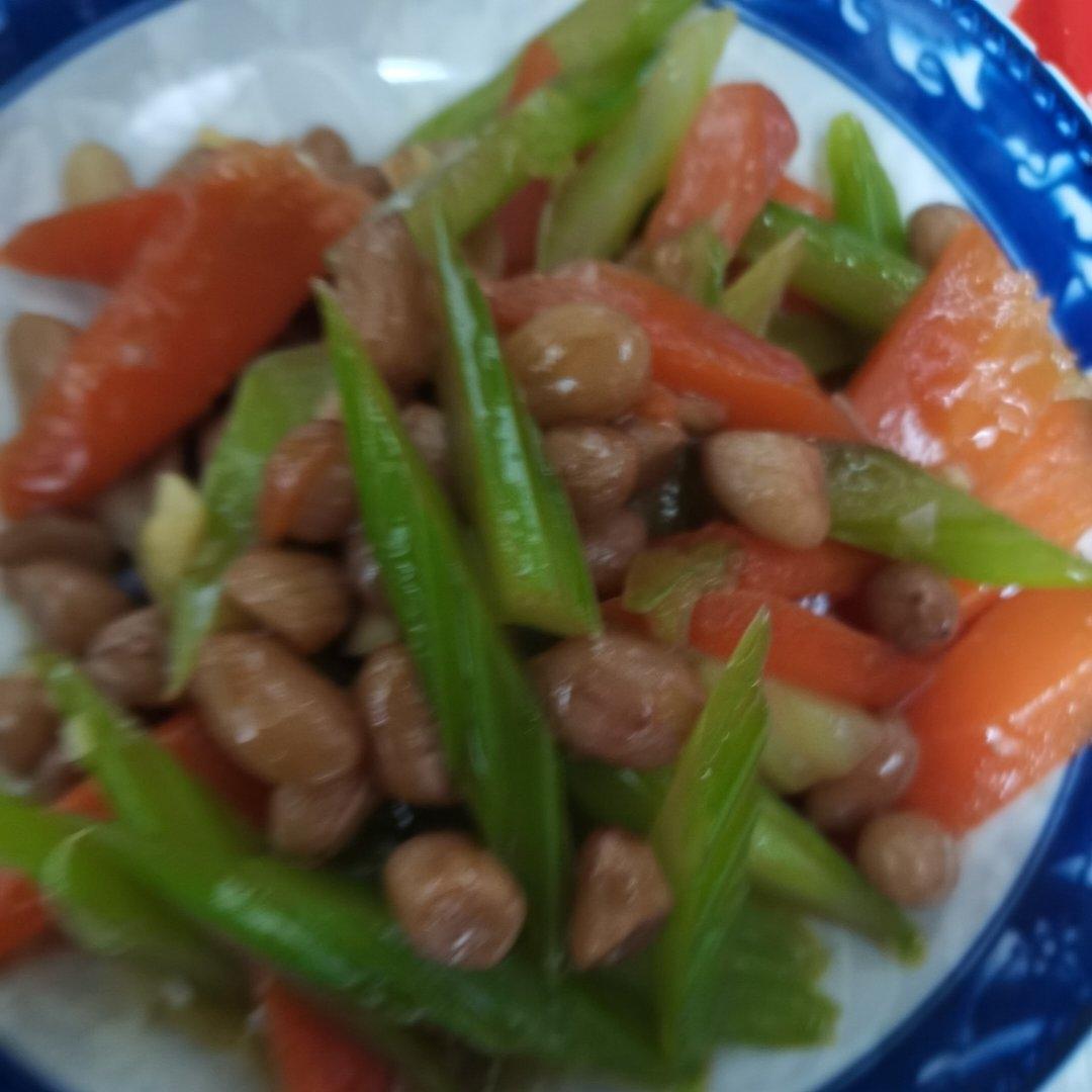 芹菜炝拌花生米