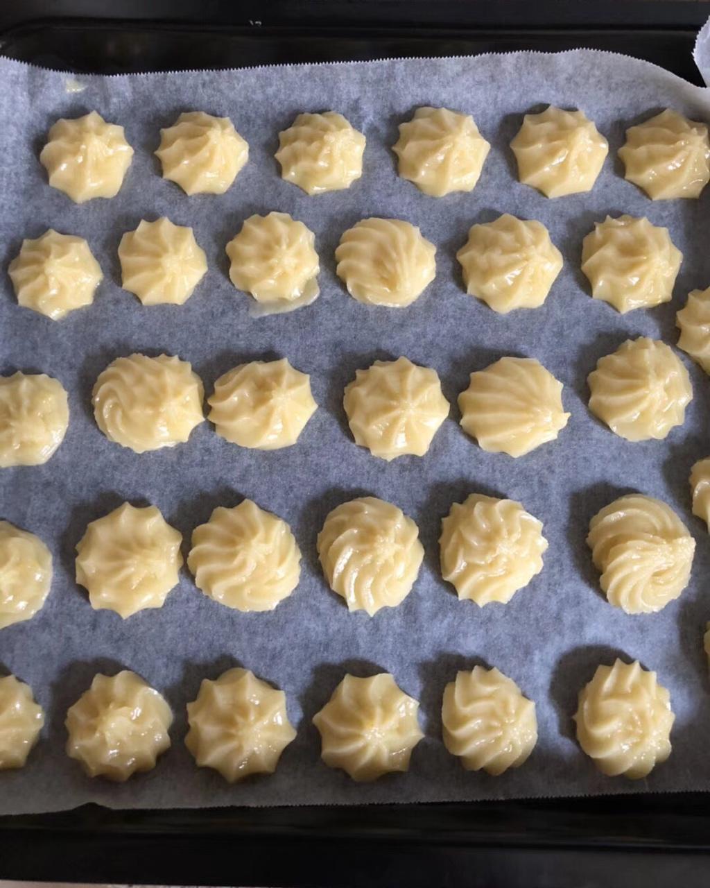 没有黄油也同样做出香酥不腻，花纹立体清晰的曲奇