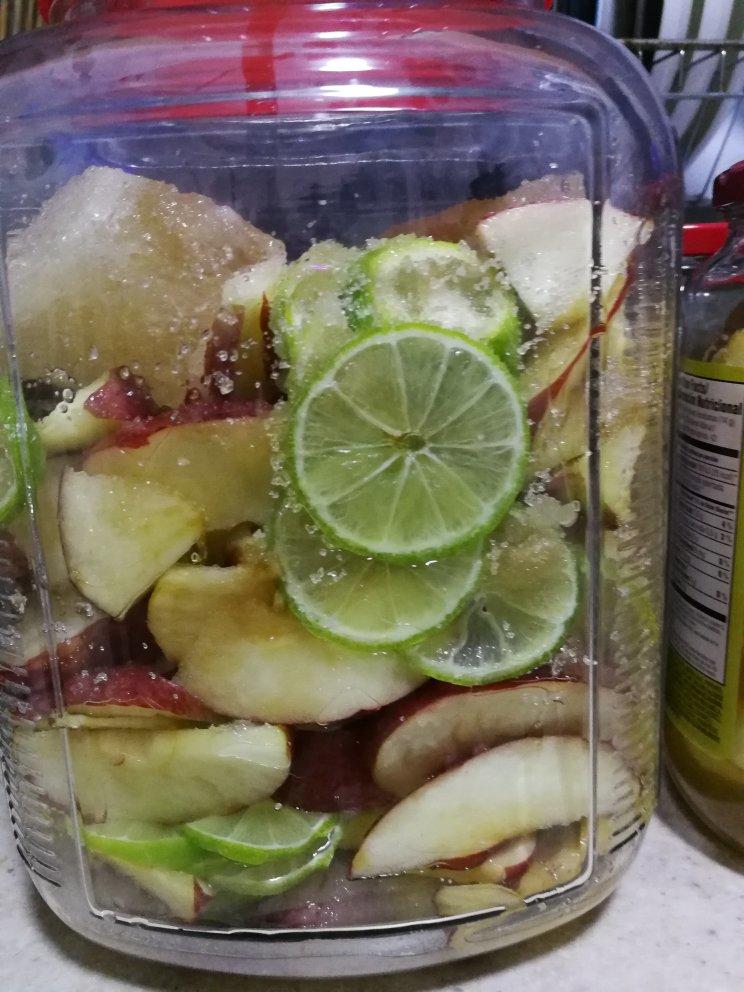 凉洛洛做的苹果酵素