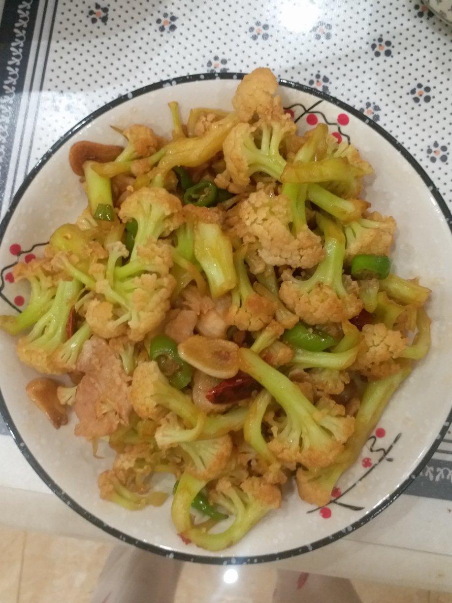 老丁的私房菜-干锅花菜