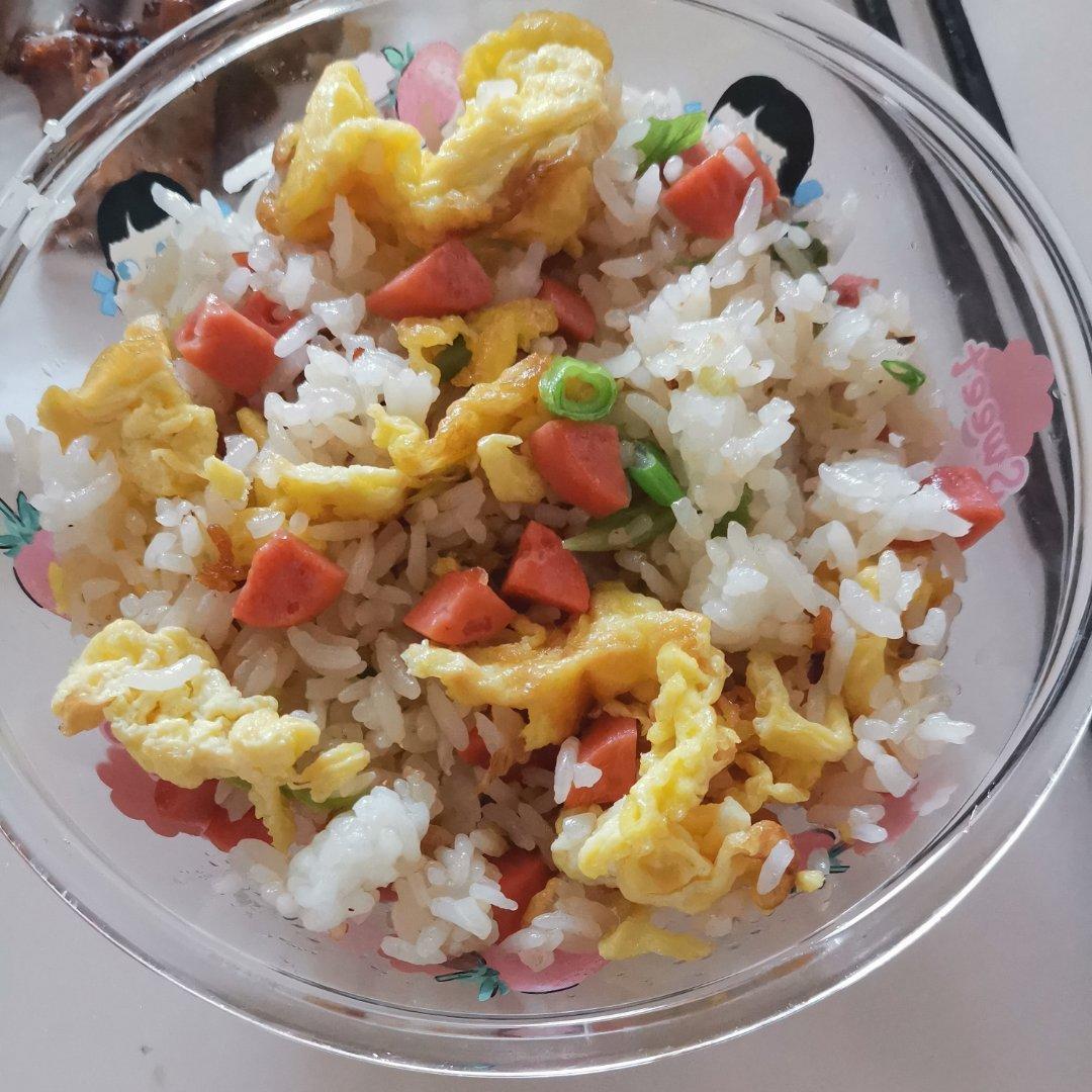 黄金火腿肠蛋炒饭