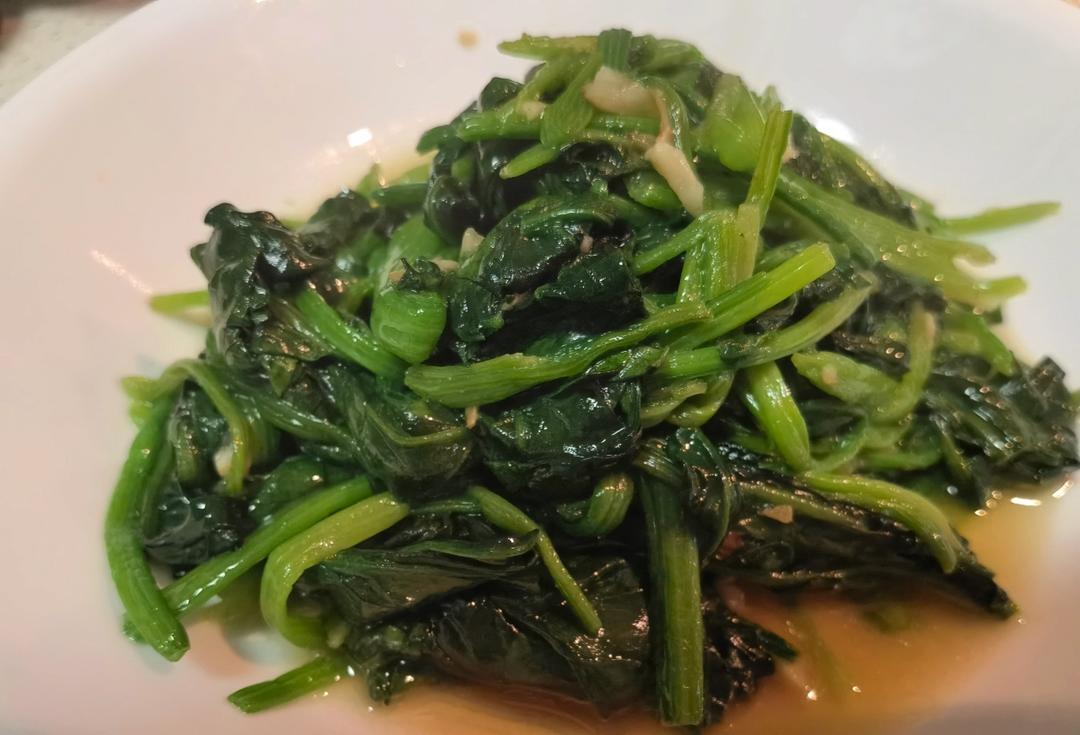 不涩口又嫩的清炒菠菜