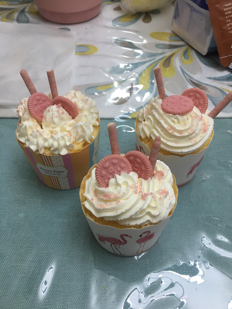 纸杯蛋糕 8寸戚风蛋糕的量