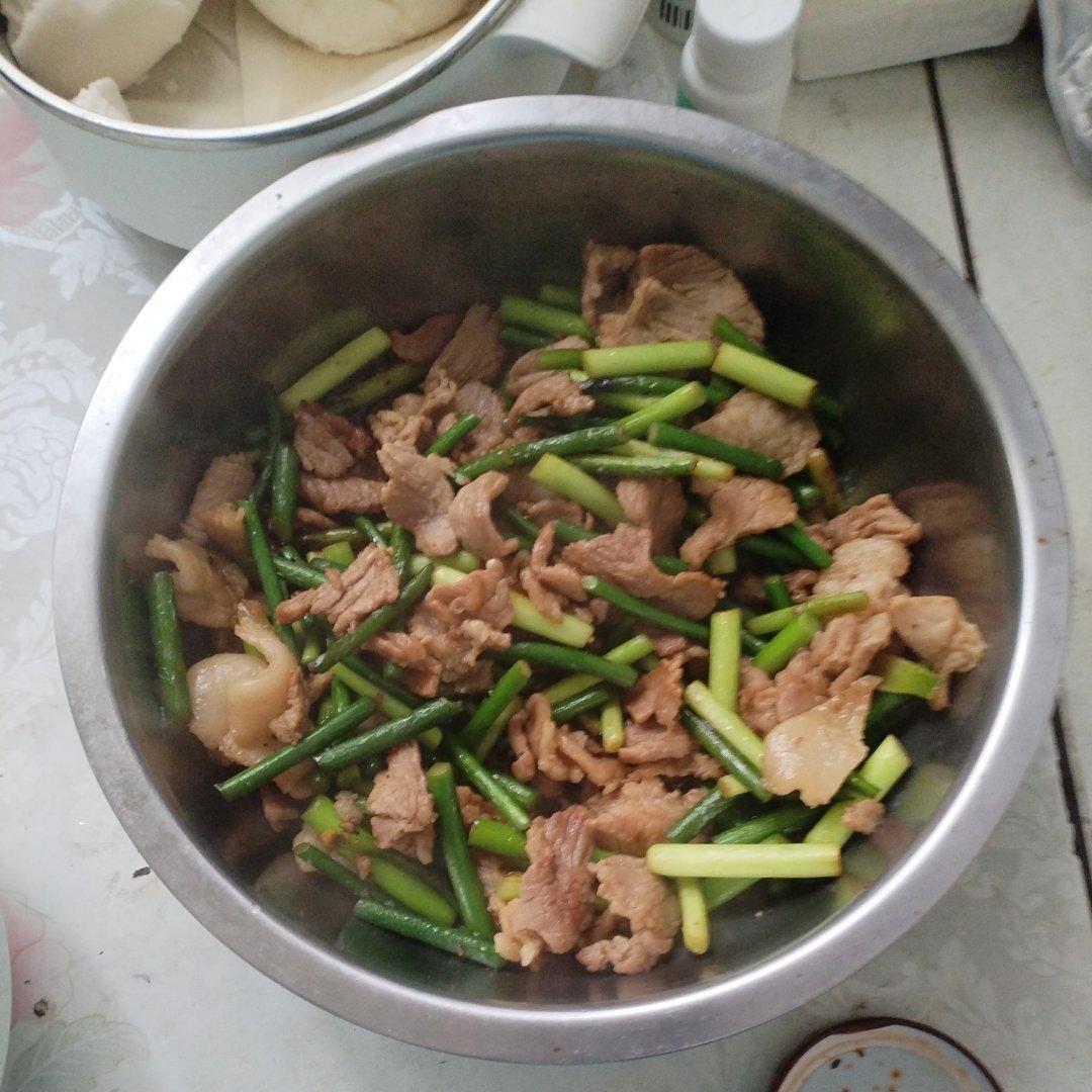 简单易做的下饭菜－蒜苔炒肉