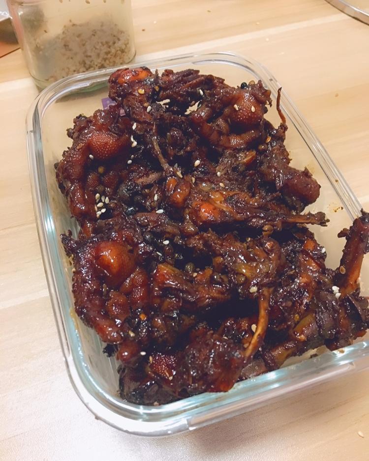 麻辣鸭锁骨（不输周黑鸭）
