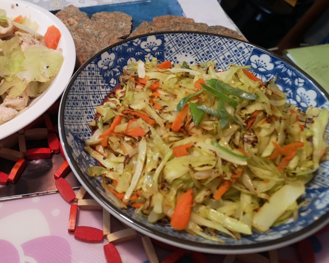 花椒香卷心菜丝-不寻常的炒圆白菜的做法 步骤3