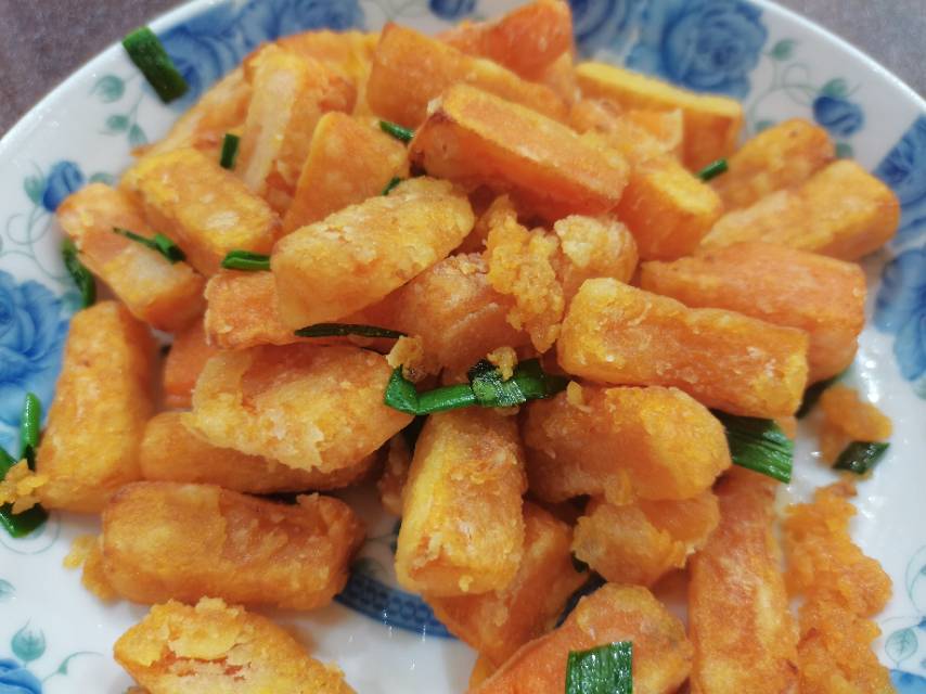 咸香软糯的快手菜--咸蛋黄焗南瓜