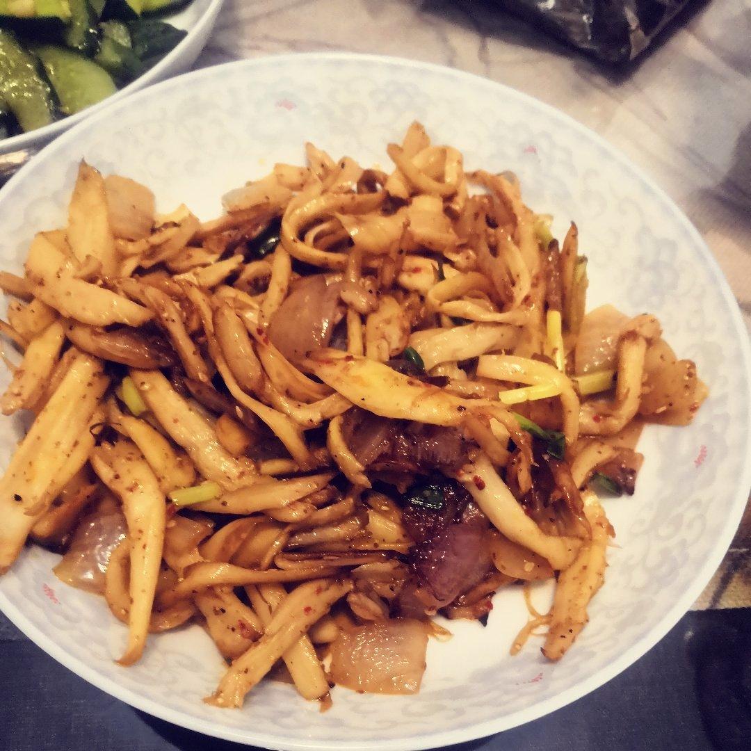 【干煸杏鲍菇】想吃烧烤又担心健康？试试这做法！