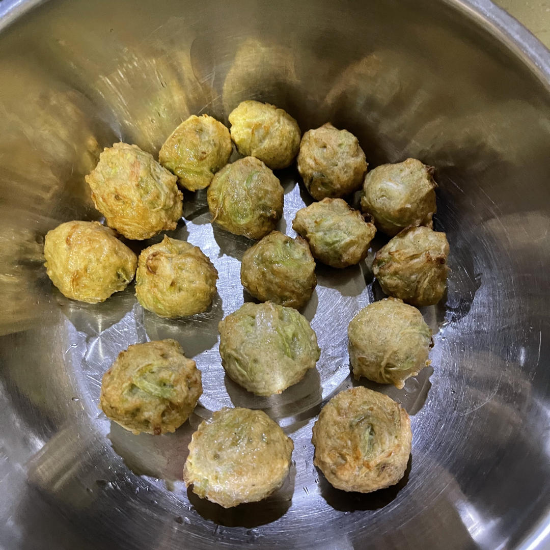 绿豆面萝卜丸子