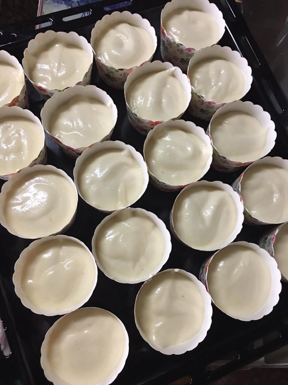 松软的戚风杯子蛋糕--简单易做