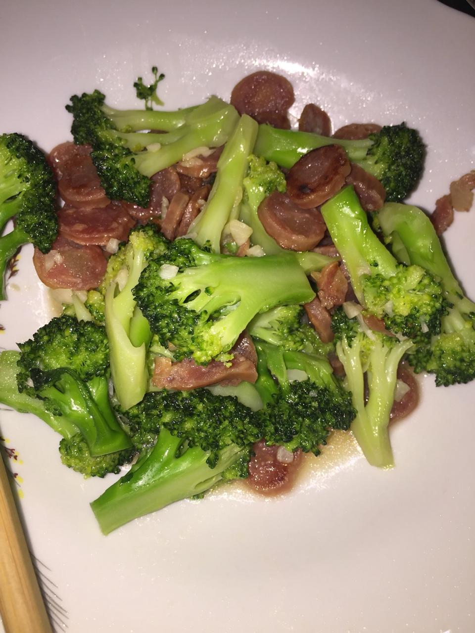 腊肠西蓝花