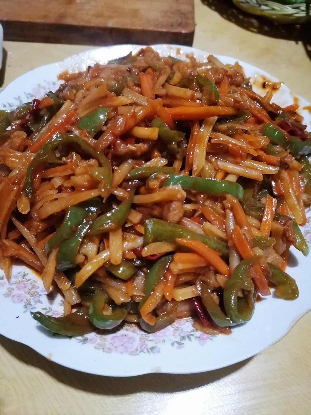 超好吃的鱼香肉丝（做法相当简单，一看就会）