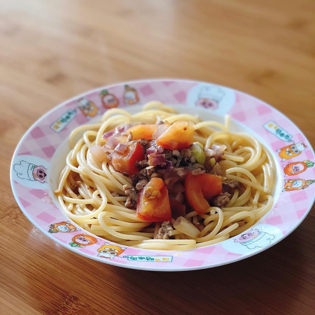 番茄肉酱意大利面