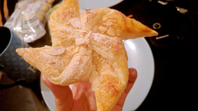 椰蓉杏仁丹麦酥皮面包的做法